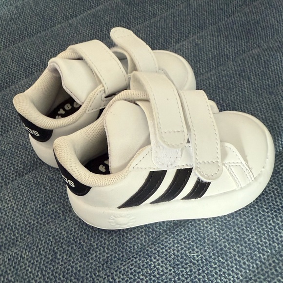 Adidas White and Black Sneakers with Velcro Straps - Picture 1 of 7